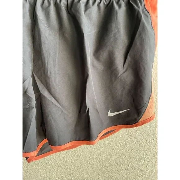 ❤️Nike Women’s Plus Size Dri-Fit Running Shorts 2X - Picture 2 of 7
